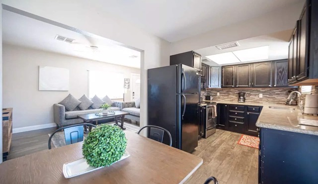Valley Forge · 35% Off Fall Special - Charming 2 Bedroom House