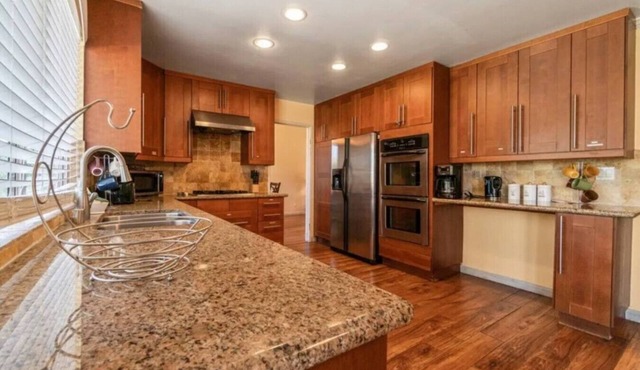 Valley Gem, 5 bedroom 3 bath, sleeps 11, WiFi