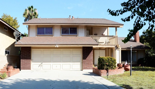 Valley Gem, luxurious 5 bedroom , 3 bath, sleeps 12