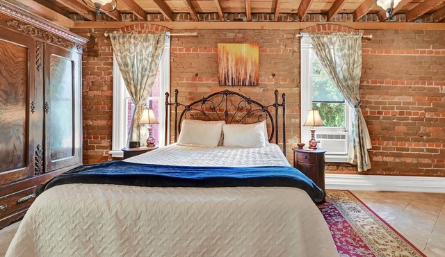 Valley House B and B Huntsville Nelson Suite