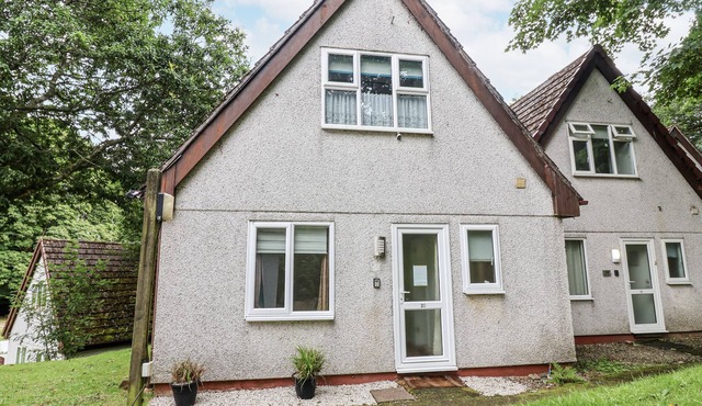 VALLEY LODGE 20, pet friendly, with pool in Gunnislake