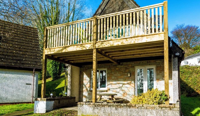 VALLEY LODGE 40, pet friendly, with pool in St Ann's Chapel, Cornwall