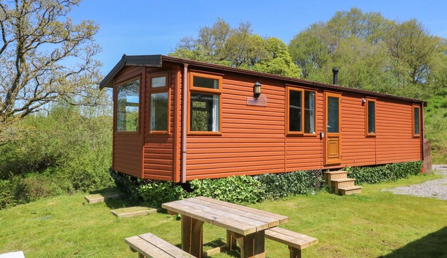 VALLEY LODGE, pet friendly, luxury holiday cottage in Bampton, Devon