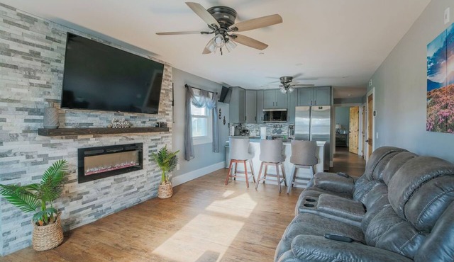 Valley Oasis: Luxury Fishersville Apartment