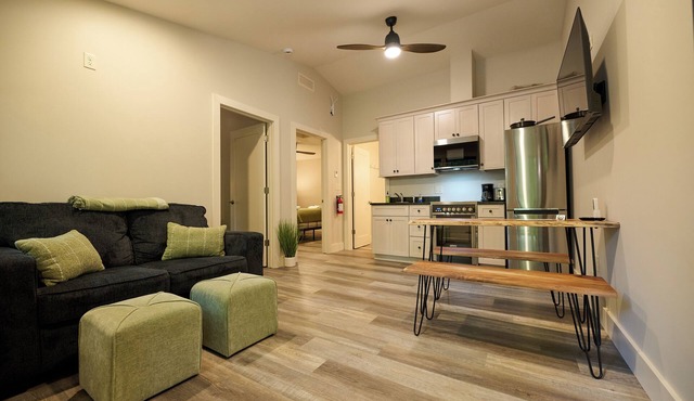 Valley Overlook - Cozy 2BR Cabin near Blossom Music Center -nPeninsula, Ohio