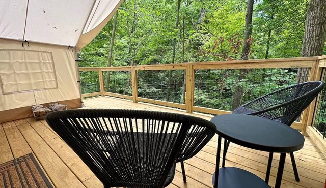 Valley Overlook, heart of Cuyahoga Valley National Park - Glamping Tent P11