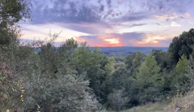 Valley Overlook - Peninsula, Ohio - Glamping Tent P8 - in the heart of CVNP