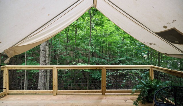 Valley Overlook, Peninsula, Ohio - Glamping Tent P6