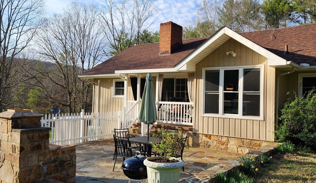 Valley Ridge Retreat, 2-Acres Near Greenbrier, Borders National Forest & Trails