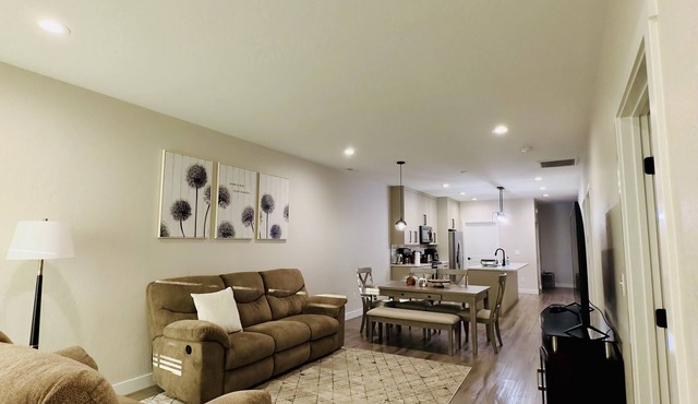 Valley Travel Home - close proximity to freeway and all of Spokane!