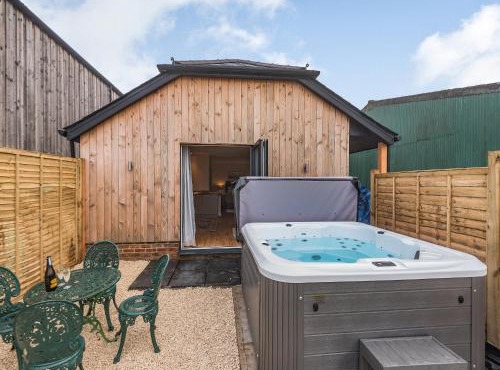 Valley View Cottage-Ukc5157