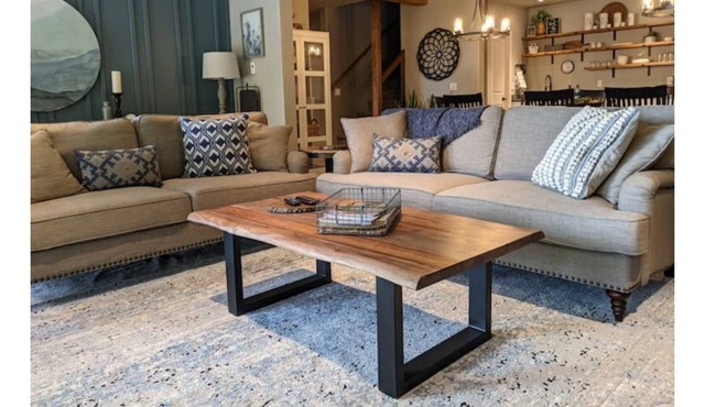 Valley View Hideout is Colorado's rustic elegance.
