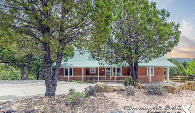 Valley View Lodge | Scenic Ruidoso Retreat w/Jetted Tub, Vaulted Ceilings & Valley Views