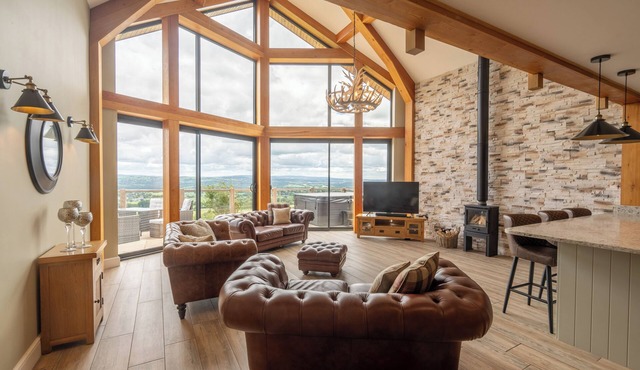 Valley View Lodge Sleeps 8 with Hot Tub