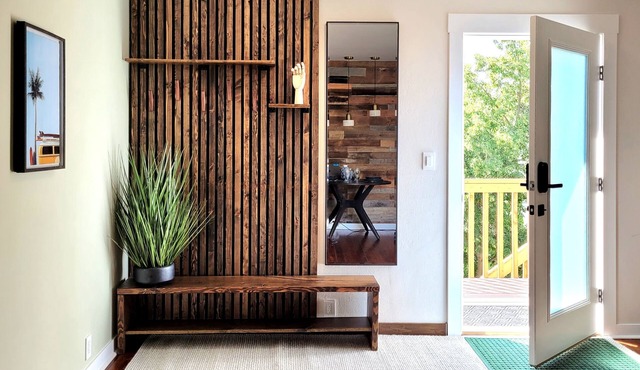 Valley View Urban Nest with a Deck