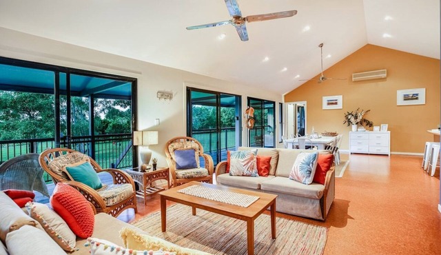 Valley Views Lodge- Country home in Port Douglas