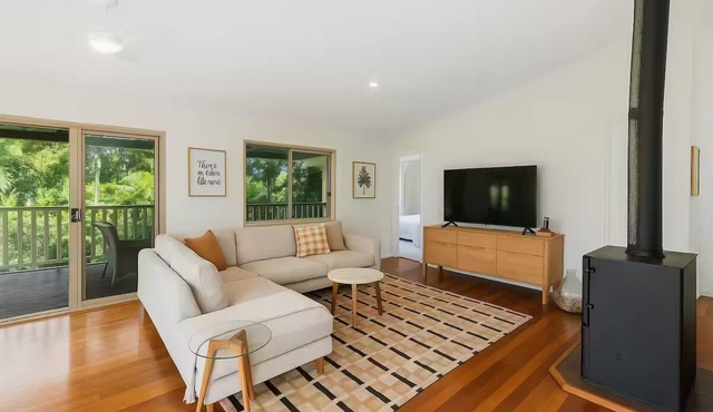 Valley Vista – Treetop Getaway with Pool & Firepit