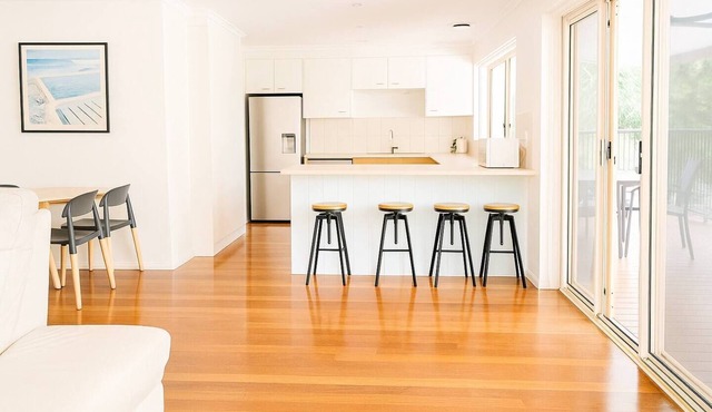 Valley Vista Pool House – Private Poolside Retreat