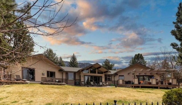 Valley Vistas with unspoiled views. 4 Bed 2.5 Bath