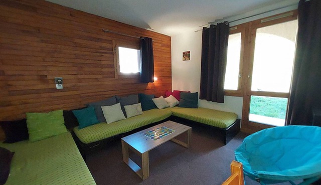 Valmorel, 2-room ski-in apartment with terrace, equipped kitchen, pets allowed
