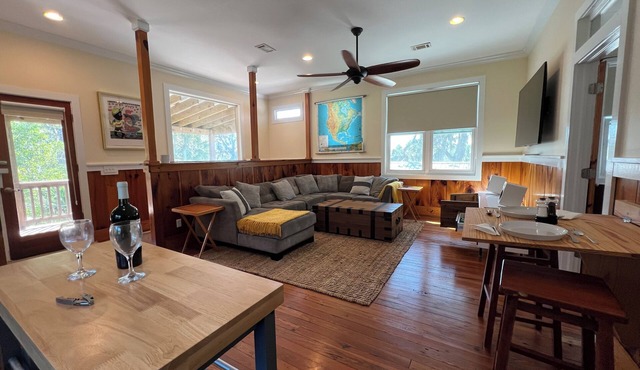 Valona Blue, on tidal creek/marsh, room for boat, kayak, fishing explore, relax