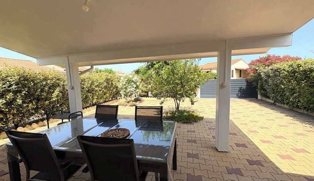 Valras-Loc - Between Beach and Pool