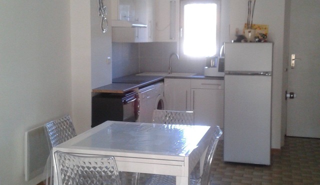 Valras-Plage, seasonal rental T3 house, quiet area 200m from the beach