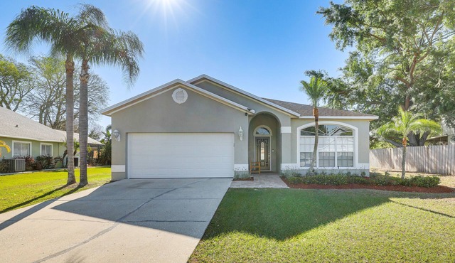 Valrico Home w/Yard ~ 14 Mi to Downtown Tampa