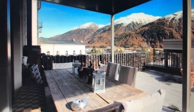 VALUABLE APARTMENT IN ST. MORITZ - CHESA LA POSTA 100 m2 6 PLACES