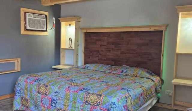 Value-Friendly Room w/Free Parking Perfect for Road Trips | Close to O’Hare