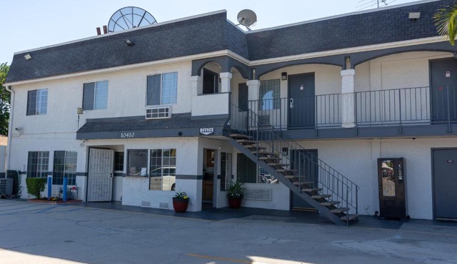 Value Inn Bellflower