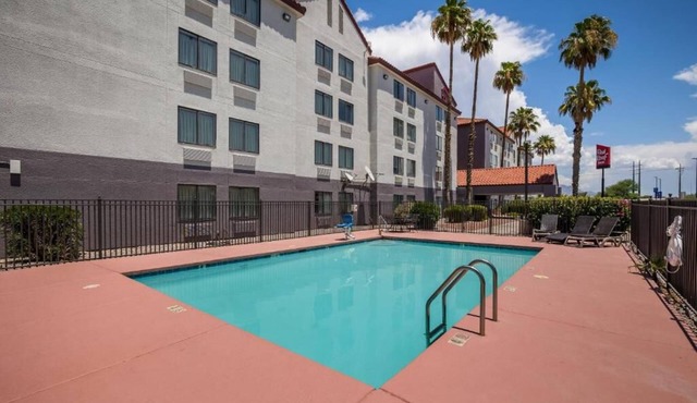 Value-Priced Haven Near Tucson Convention Center – Relaxing, Welcoming Comfort