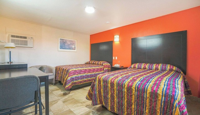 Value Room in Central Weslaco – Near Local Dining, Parks, and Attractions