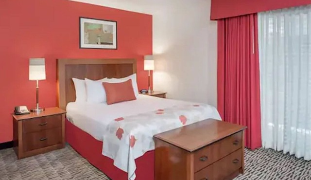 Value Suites Extended Stay - St Louis
