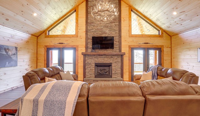 Van Buren Vacation Rental < 1 Mi to Big Spring!