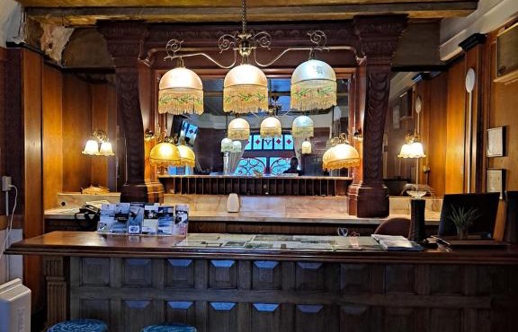 Van Gilder Hotel