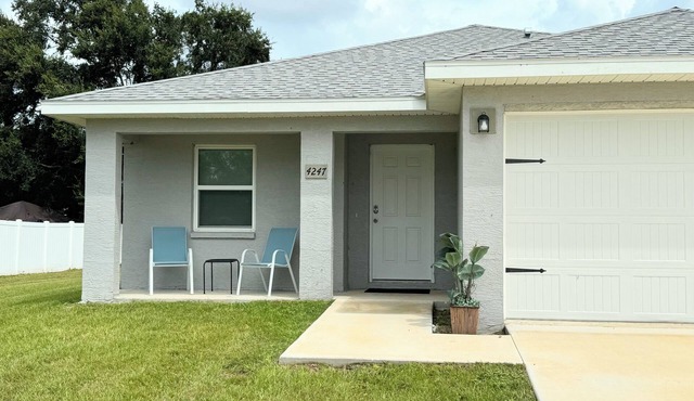 Van Gog House 2bed 2bath Centrally Located