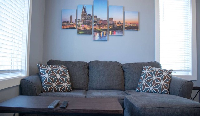 Vandy/Midtown Condo: Washer/Dryer+ Free Parking