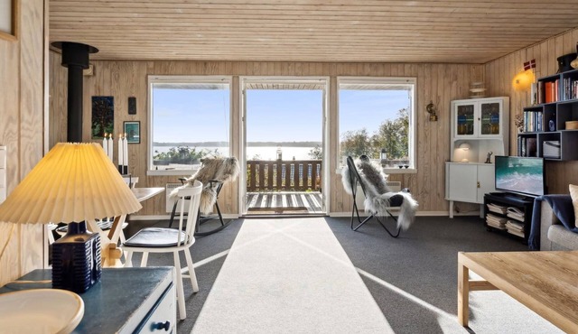 "Vanna" - 500m from the sea by Interhome