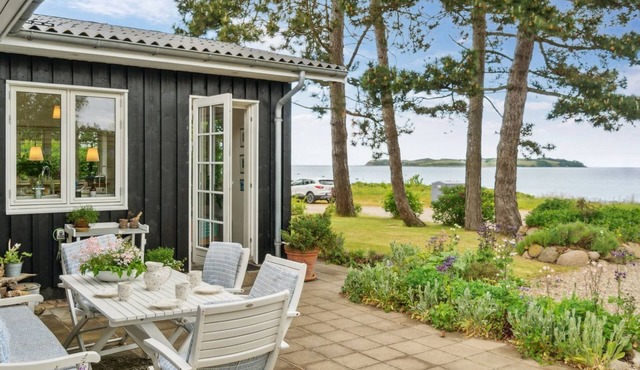 "Varma" - 25m from the sea by Interhome