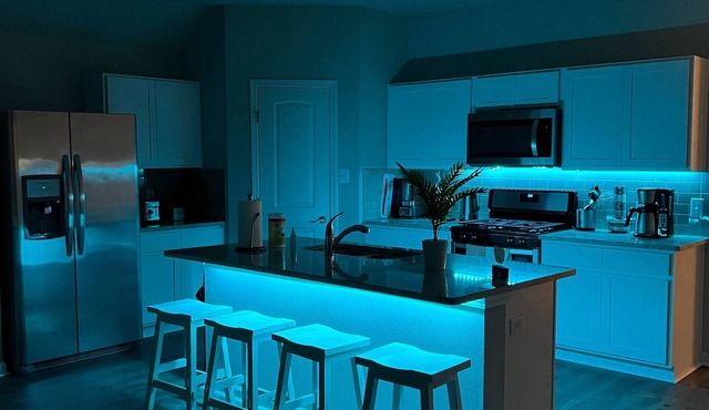 Varona's Sunshine : Relaxing Home with Hot tub
