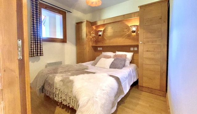 Vars Les Claux, at the foot of the slopes, T2 4* luxury residence with swimming pool