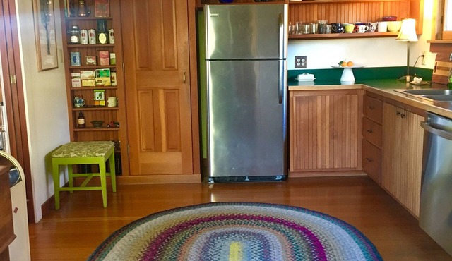 Vashon Craftsman Retreat with Mount Rainier view