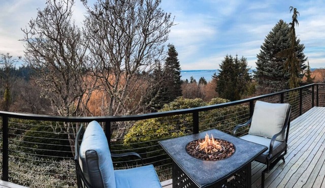 Vashon View Cottage - Vashon, WA