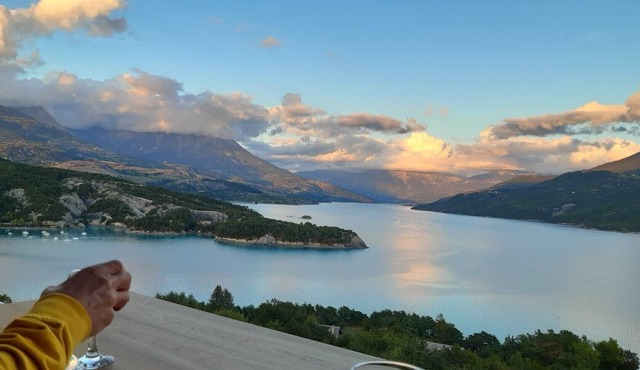 Vast 3 bedroom apartment - Exceptional view