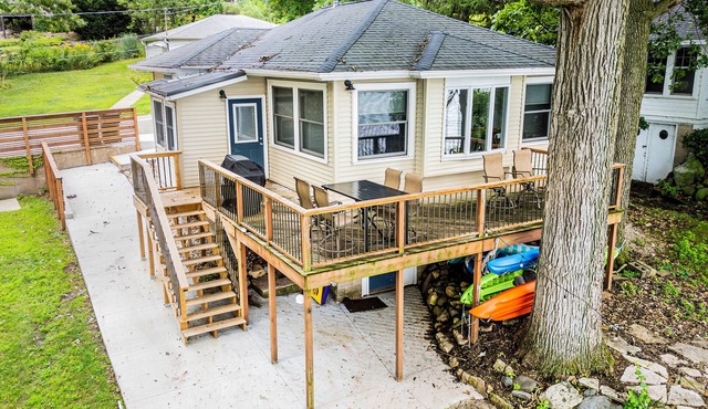 Vast Lake Koshkonong Views from Pier, Deck, & Home