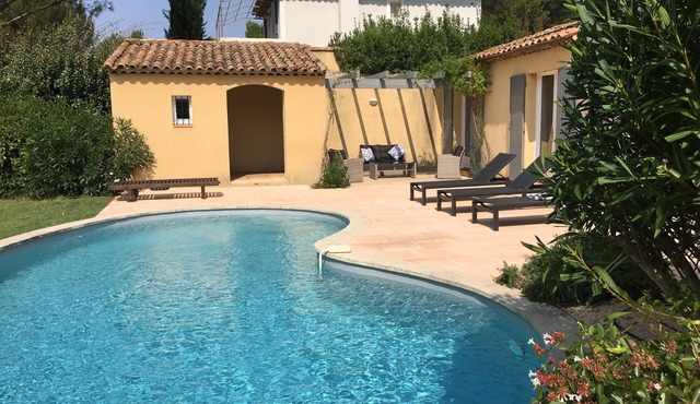 Vast Mas Provencal on the Pont Royal golf course mas-pont-royal.com