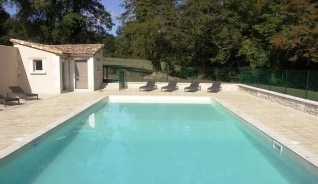Vast property with large heated swimming pool in the Dordogne-Périgord 15 pple
