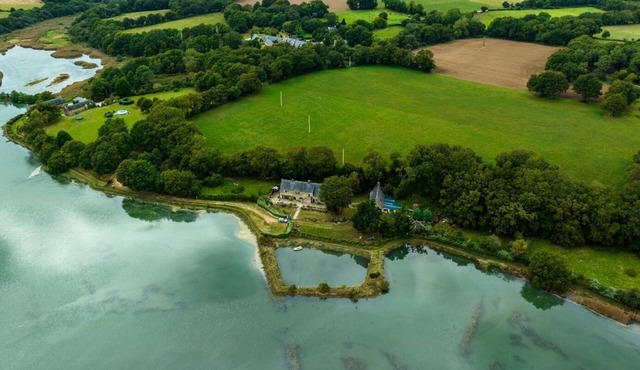Vast seaside property and fenced garden ideal for pets