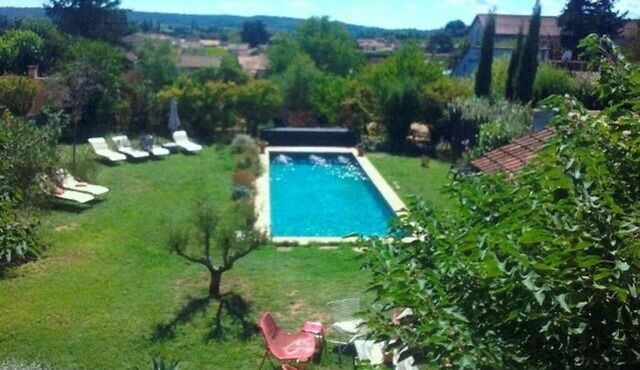 Vast village house, swimming pool 12x4, land 700 m2